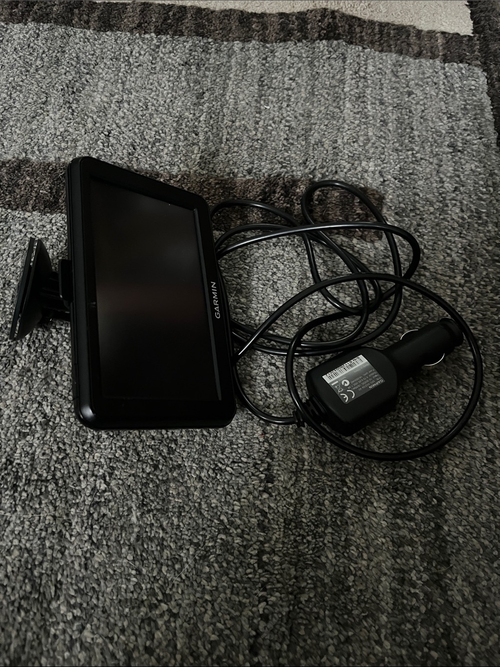garmin Black GPS Navigator with Car Charger and Mount